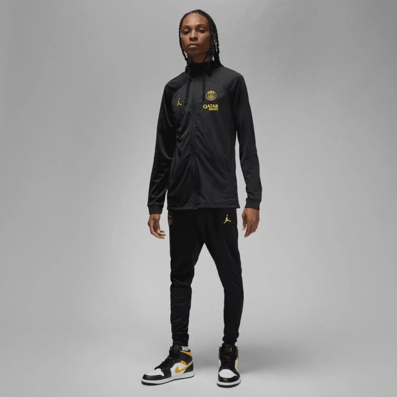 Nike PSG X Jordan Dri-Fit Strike Hooded Trainingsanzug - Schwarz 2023 1 Nike PSG X Jordan Dri-Fit Strike Hooded Trainingsanzug - Schwarz 2023