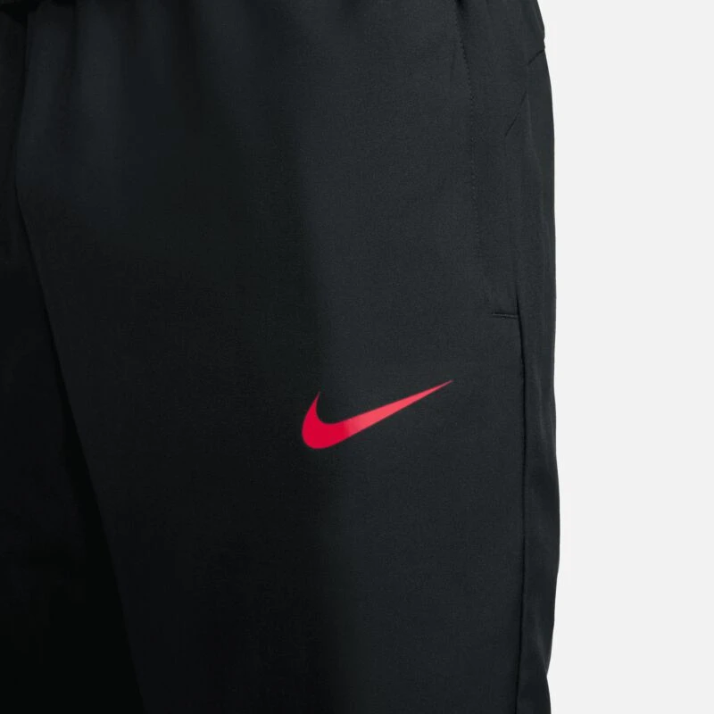 Nike Liverpool Dri-Fit Strike Woven Trainingsanzug - Schwarz 2022-2023 6 Nike Liverpool Dri-Fit Strike Woven Trainingsanzug - Schwarz 2022-2023 – Bild 6