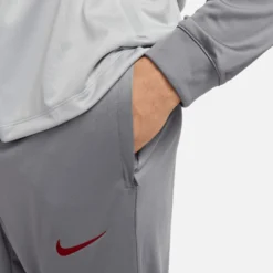 Nike Liverpool Dri-Fit Strike Trainingsanzug - Wolf Grau 2023 10 Nike Liverpool Dri-Fit Strike Trainingsanzug - Wolf Grau 2023 -Puma Verkäufe a7e350251332664d44fad2e854f9811f7e16b6d8f246c9f0b8f48aced4b26d02