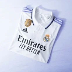 Adidas Real Madrid Home Trikot Inkl. FIFA Club World Champions Logo 2022-2023 -Puma Verkäufe bc435ac7d5d3d462911a372d27e9a2b37b7634f1035df2cad62d40b7c2a8605e