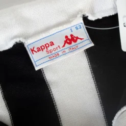 Kappa Juventus 1982-1983 Home Trikot. Gebrauchter Zustand (good) - Gr.L 9 Kappa Juventus 1982-1983 Home Trikot. Gebrauchter Zustand (good) - Gr.L -Puma Verkäufe ec88f84ea6f279f15ca9dcbe65dfd433e2da82625e3518777579d20e9636269c